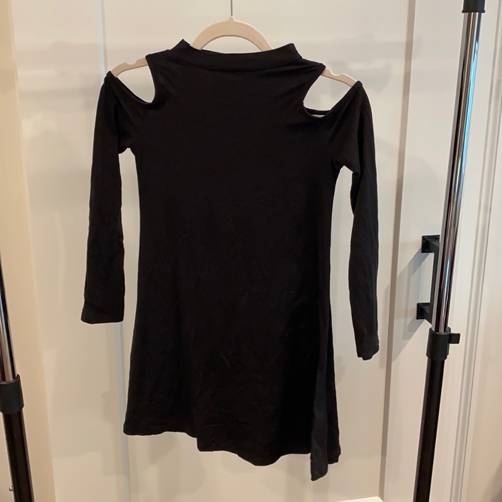 Cold-shoulder long sleeve dress